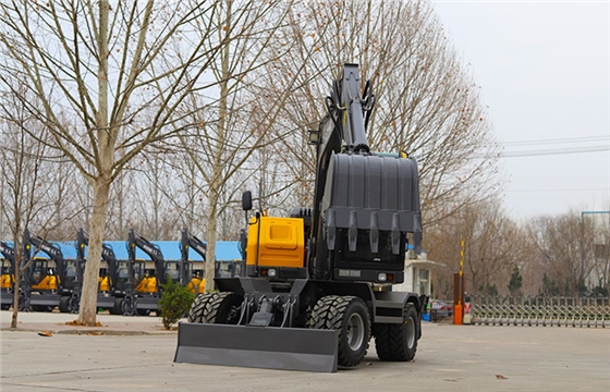 輪式挖掘機(jī).jpg