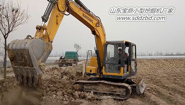 山東寶鼎小型挖掘機械生產(chǎn)廠家
