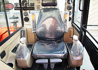 山東寶鼎履帶60小型挖掘機(jī)