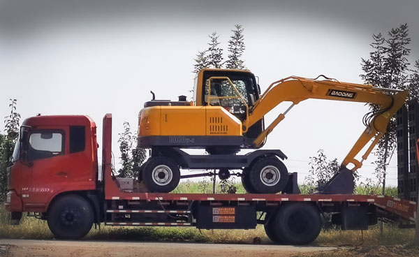 寶鼎輪式挖掘機80車型.jpg
