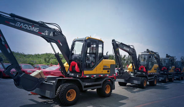 寶鼎輪式挖掘機95車型.jpg