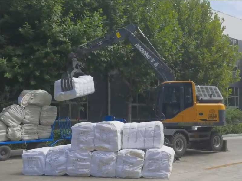 選購寶鼎抓包機，助力企業裝卸布料物料