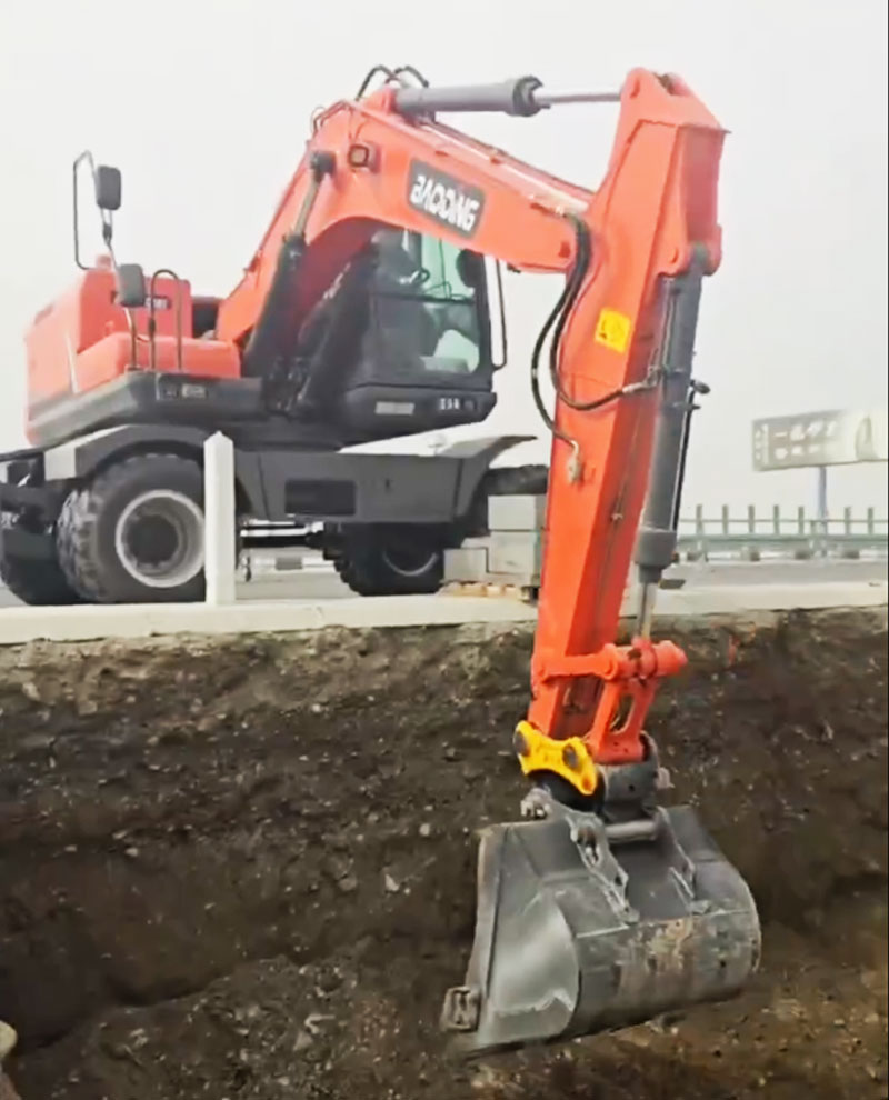 寶鼎150挖掘機.jpg